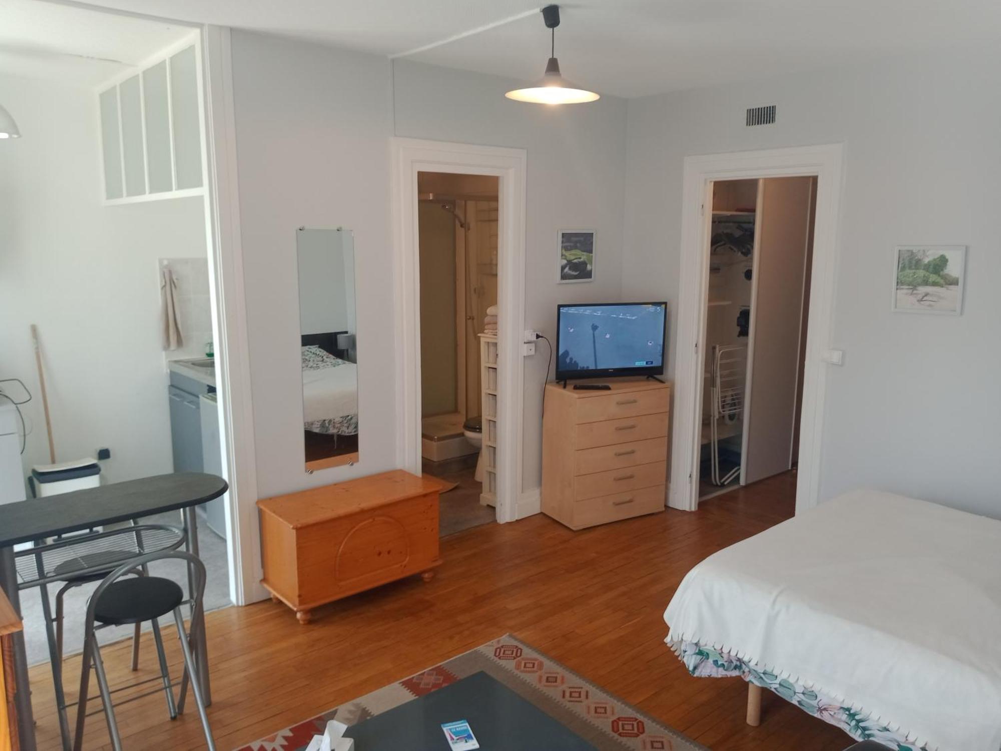 Appartement Perret 105 Rue Victor Hugo, Lumineux, Plein Centre, Parking Prive Arrivee Autonome Tout A Pied Le Havre Exterior photo